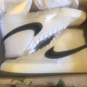 Nike blazer mid 77 BRAND NEW !!!!!!